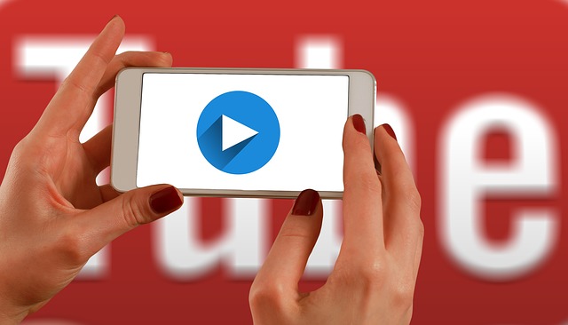 How to play YouTube videos in the background on Android